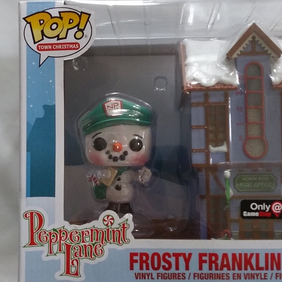 Pop! Town Christmas. Frosty Franklin Post Office. - Picture 3 of 8
